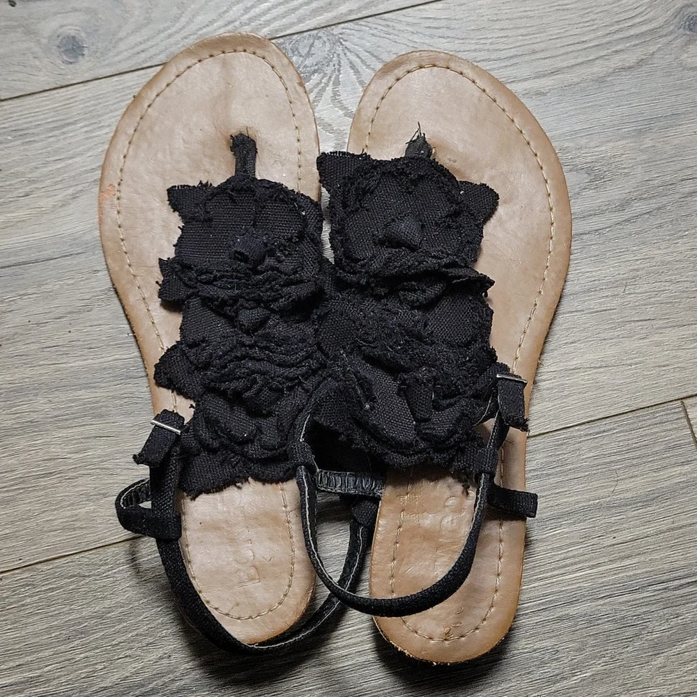 GREAT UC Dressy like sandals